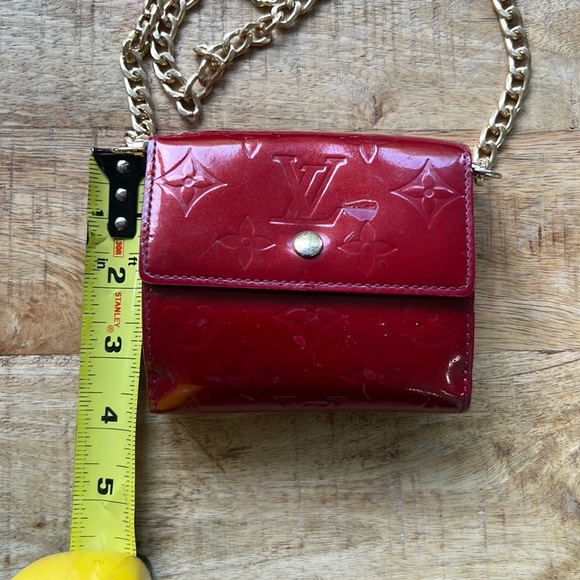 Louis Vuitton Vintage Vernis Double Flap Red Leather Wallet with Chain & Insert - Picture 14 of 17